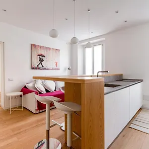 https://santagostino-darsena-apartment.italymilanhotels.net